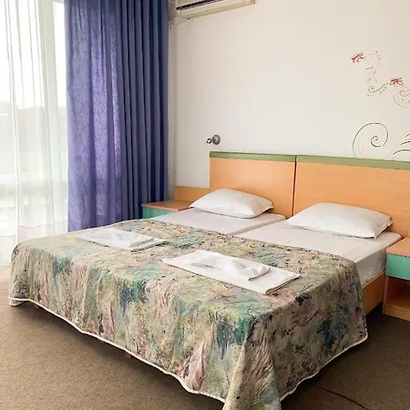 Отель Mint Family *