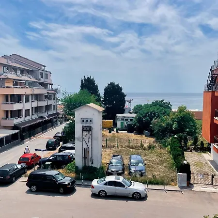 Отель Mint Family