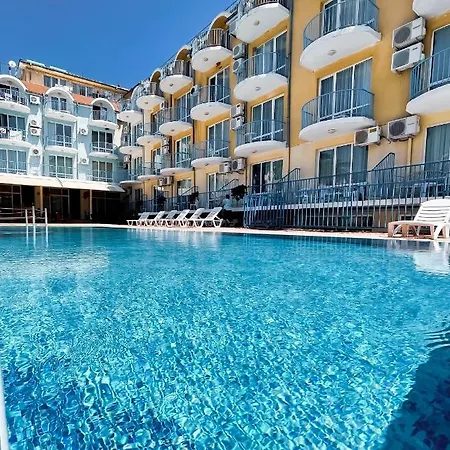 Mint Family Hotel *