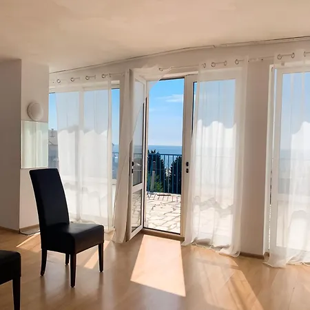 Mint Family Отель *